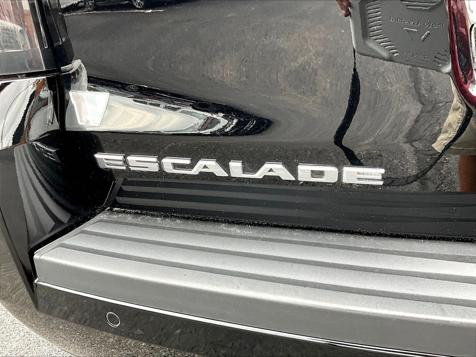 Used 2019 Cadillac Escalade Platinum w/ Escalade Sport Edition AWD/4WD image 23