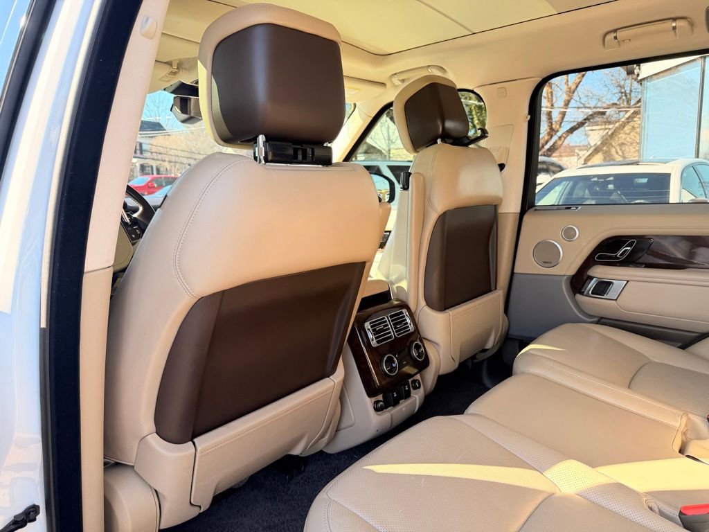 Used 2018 Land Rover Range Rover HSE image 18