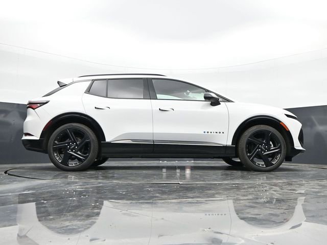 Used 2024 Chevrolet Equinox EV RS FWD image 41