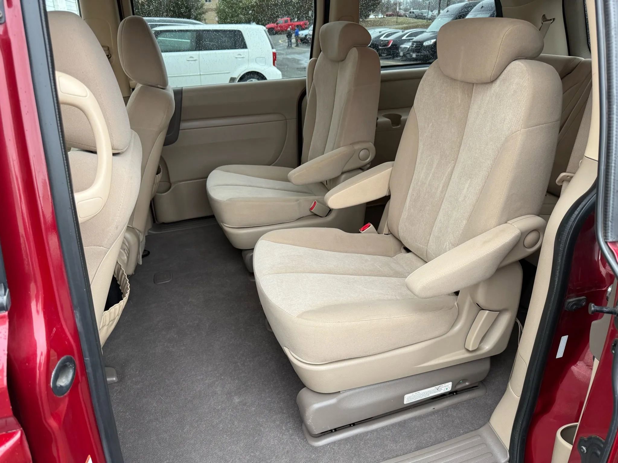 Used 2010 Kia Sedona LX w/ PWR Pkg image 17