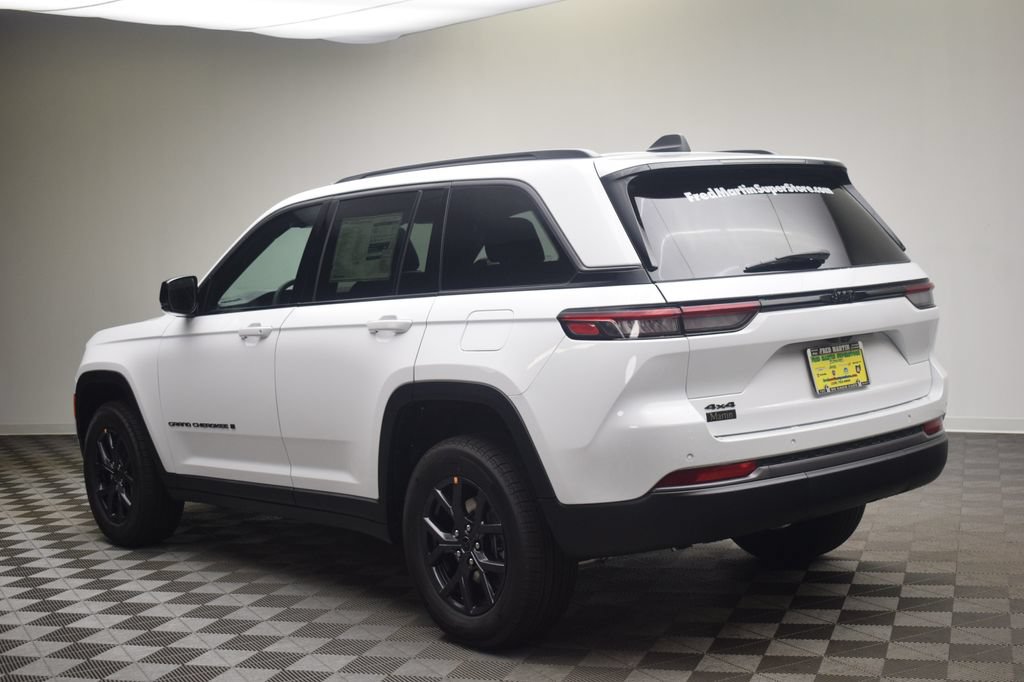 New 2027 Jeep Grand Cherokee Altitude AWD/4WD image 14