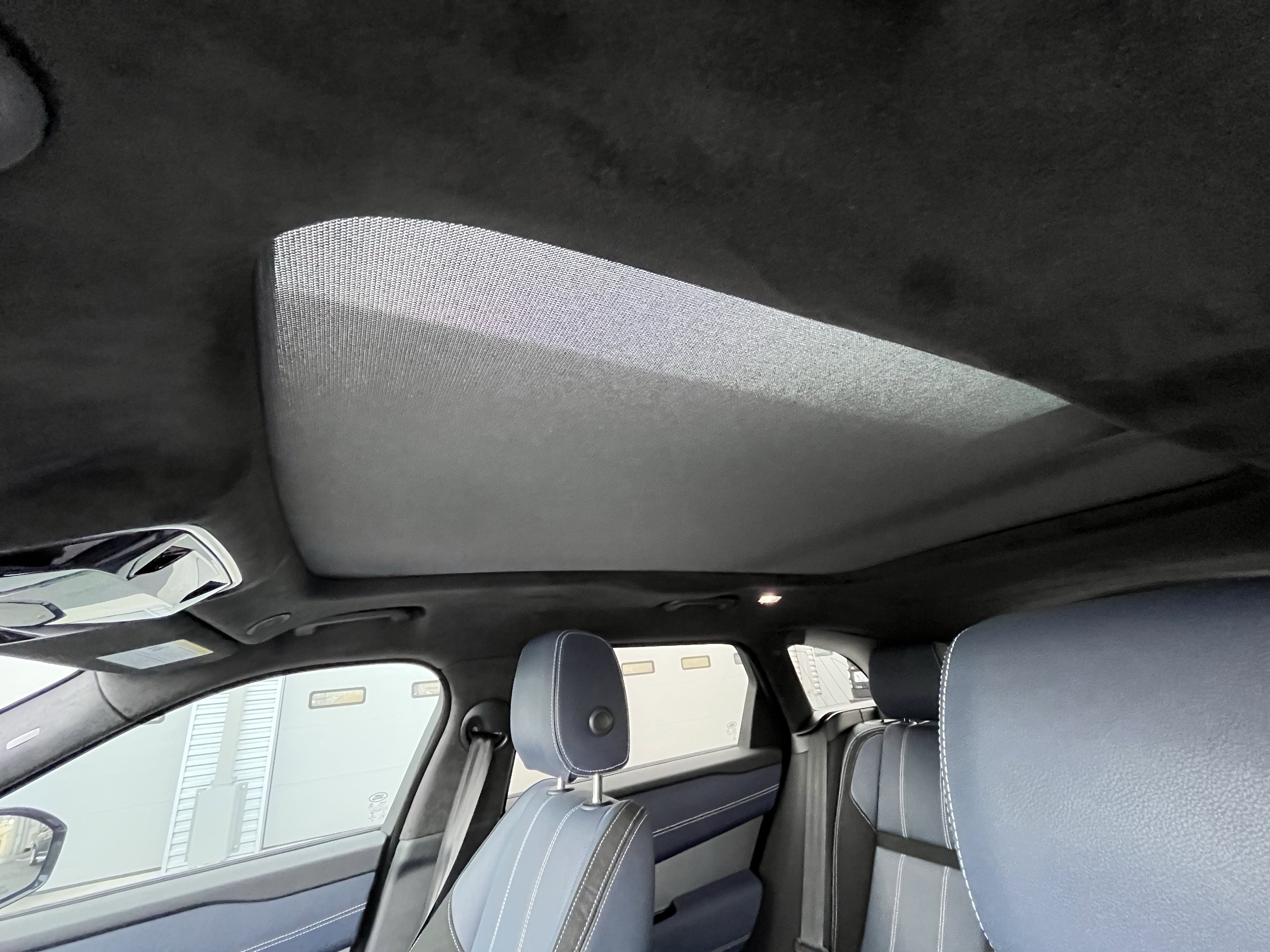 Certified 2023 Land Rover Range Rover Velar R-Dynamic S image 24