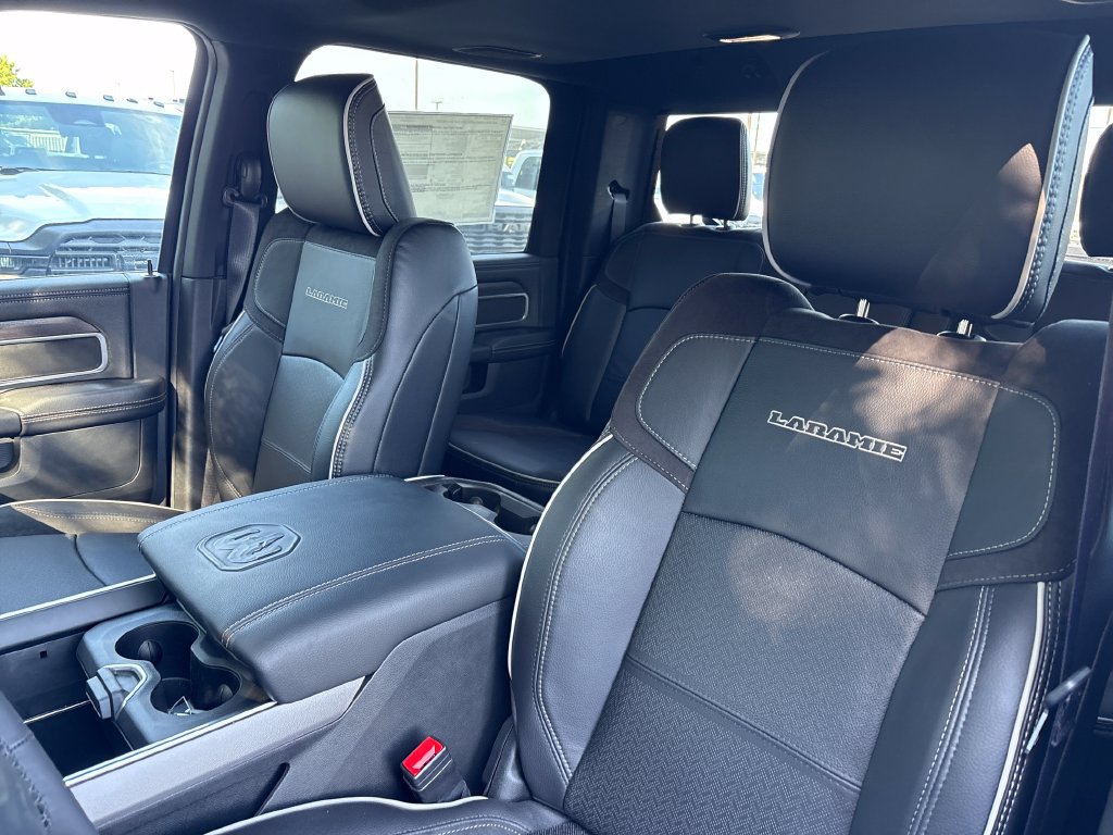New 2025 RAM 3500 Laramie AWD/4WD image 24