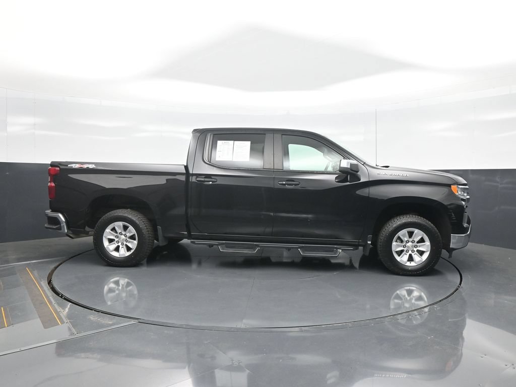 Used 2022 Chevrolet Silverado 1500 LT AWD/4WD image 8