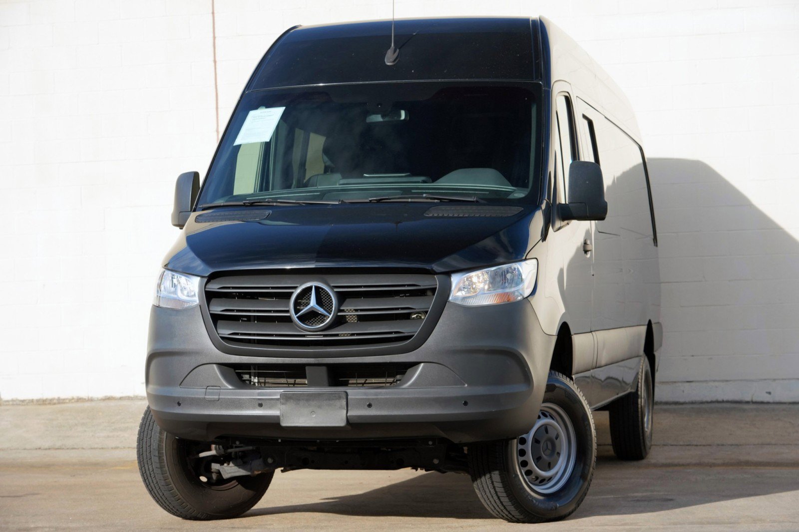 Used 2023 Mercedes-Benz Sprinter 2500 image 3