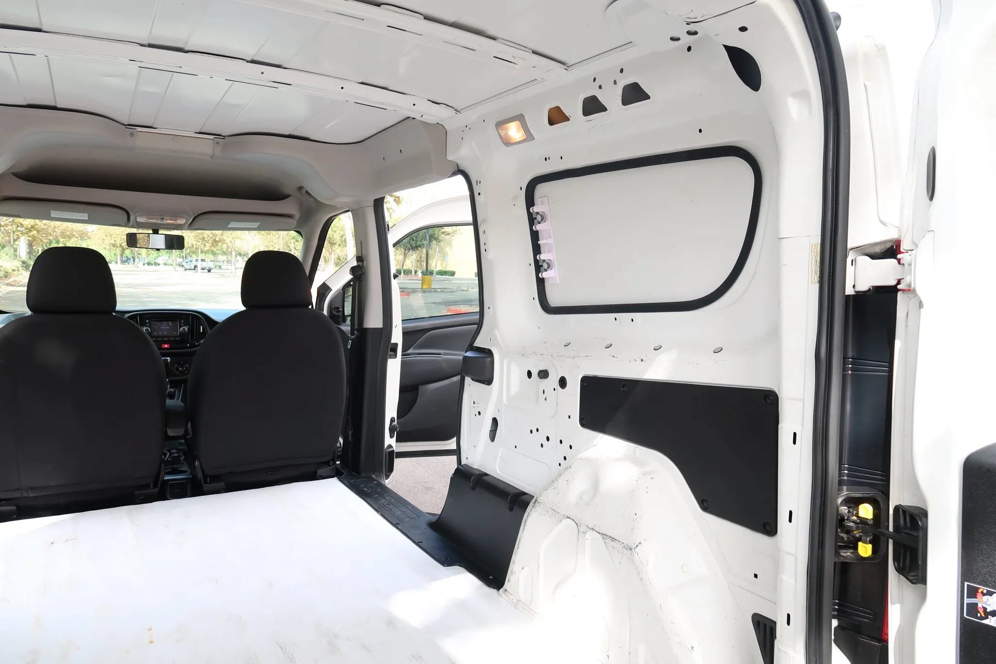 Used 2018 RAM ProMaster City Tradesman FWD image 21