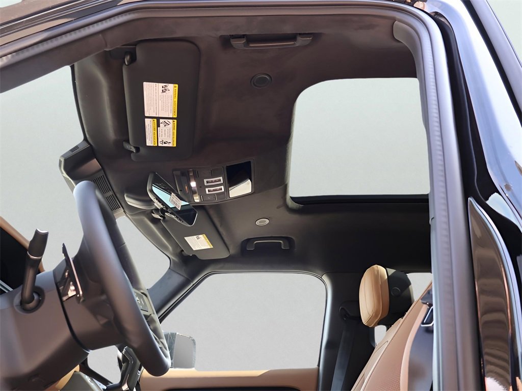 New 2026 Land Rover Defender 110 V8 image 39