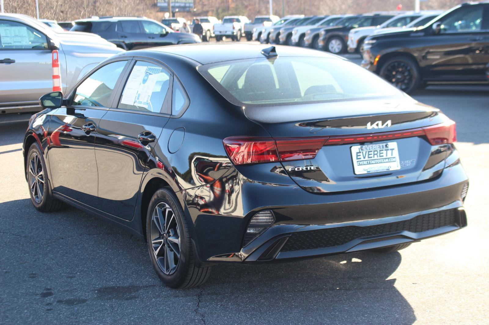 Used 2023 Kia Forte LXS w/ LXS Technology Package image 5