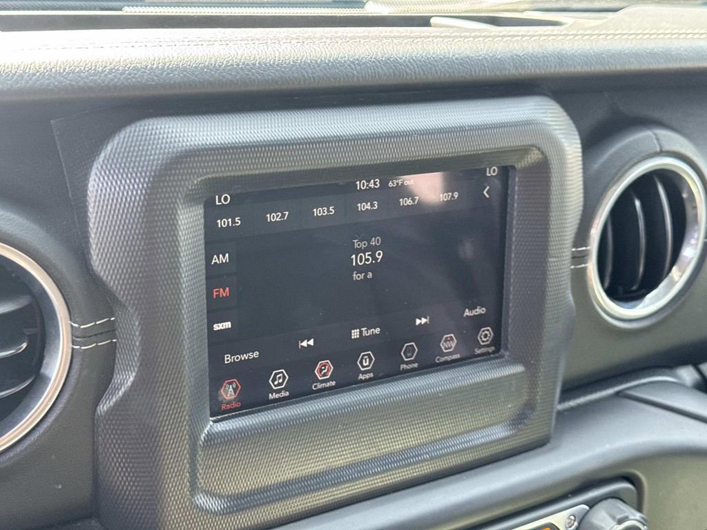 Used 2018 Jeep Wrangler Unlimited Sahara image 14