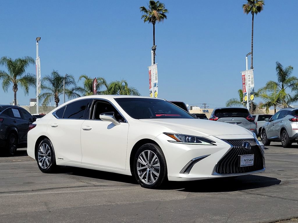 Used 2020 Lexus ES 300h w/ Accessory Package 2 image 35