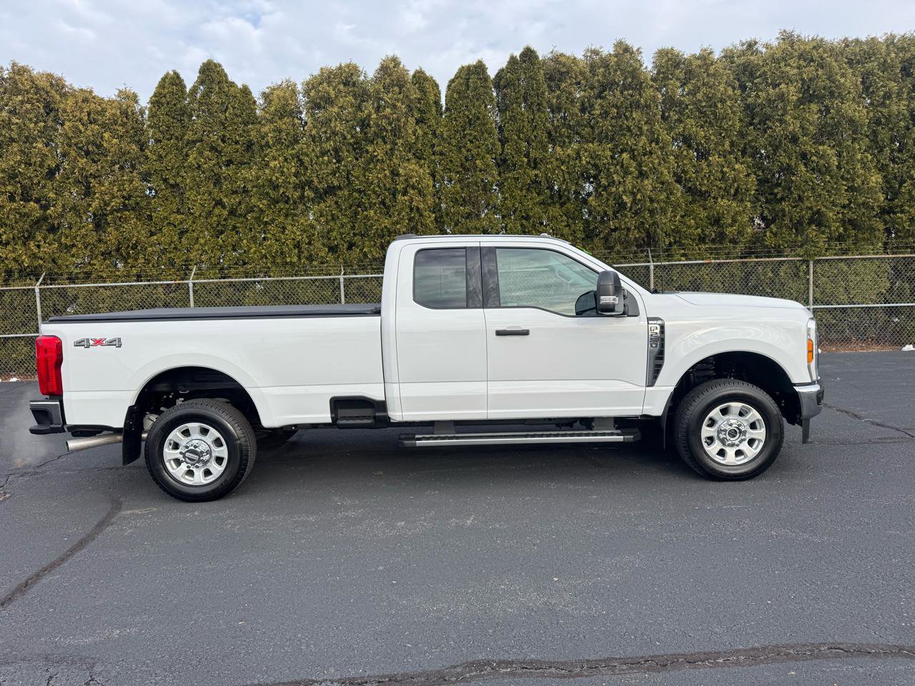 Used 2024 Ford F250 XLT image 7
