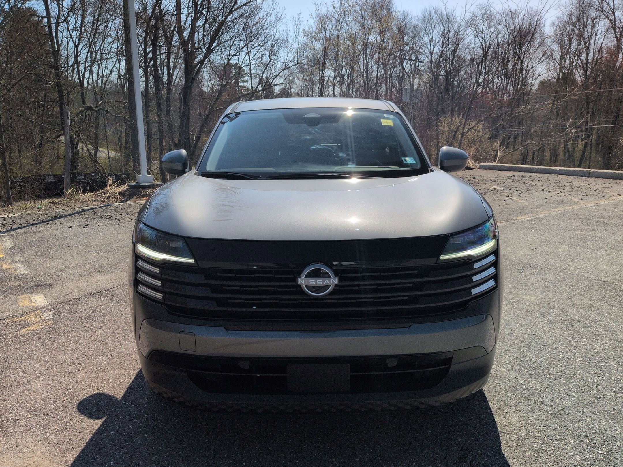 Used 2025 Nissan Kicks SV image 2