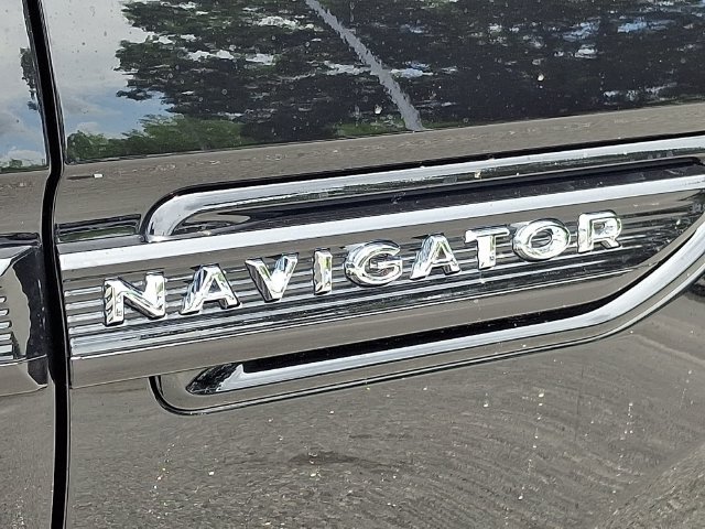 Used 2022 Lincoln Navigator L Reserve w/ Equipment Group 201A AWD/4WD image 36