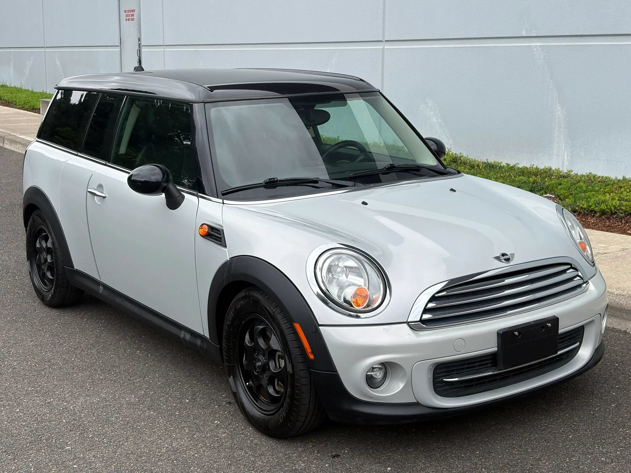 Used 2014 MINI Cooper Clubman FWD image 8
