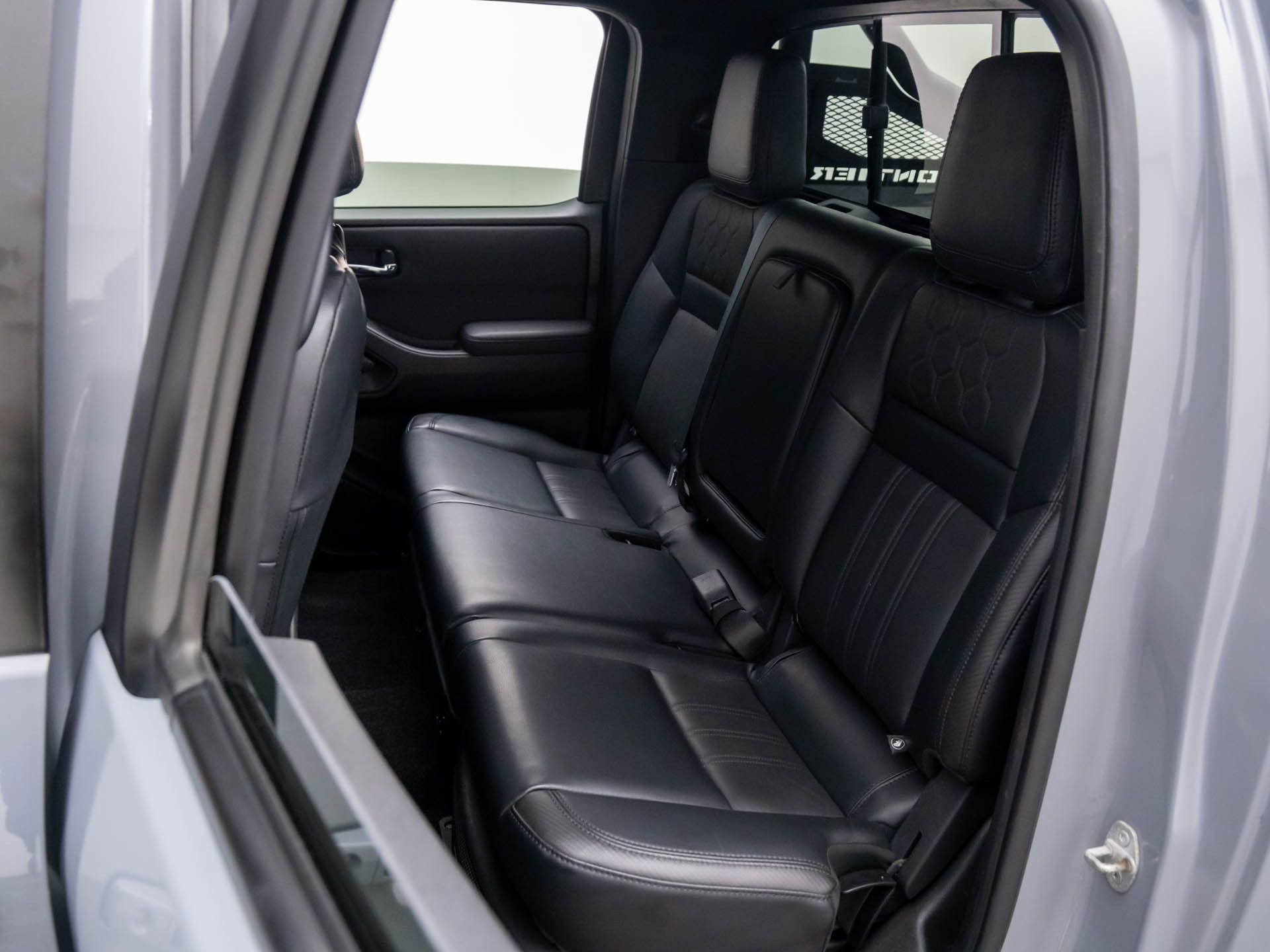 Used 2022 Nissan Frontier PRO-4X w/ Pro-4X Premium Package image 18