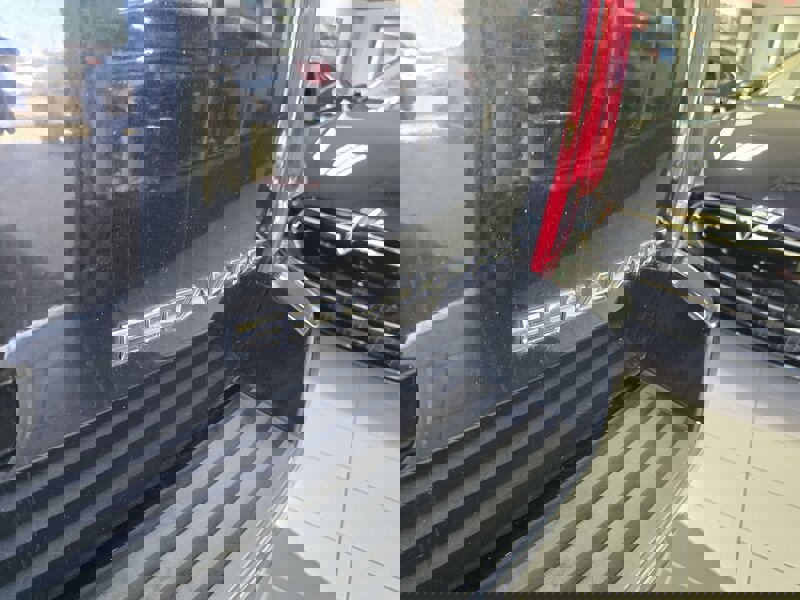 Used 2011 Cadillac Escalade ESV Luxury image 40