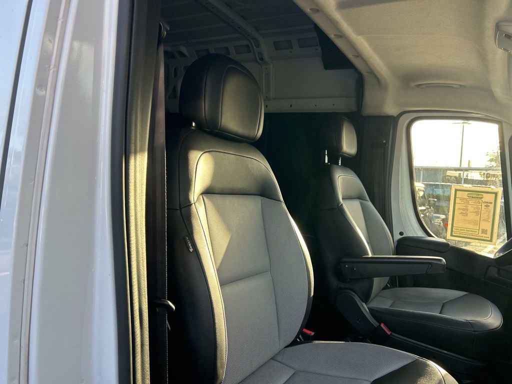 Used 2025 RAM ProMaster 2500 w/ Convenience Group image 20