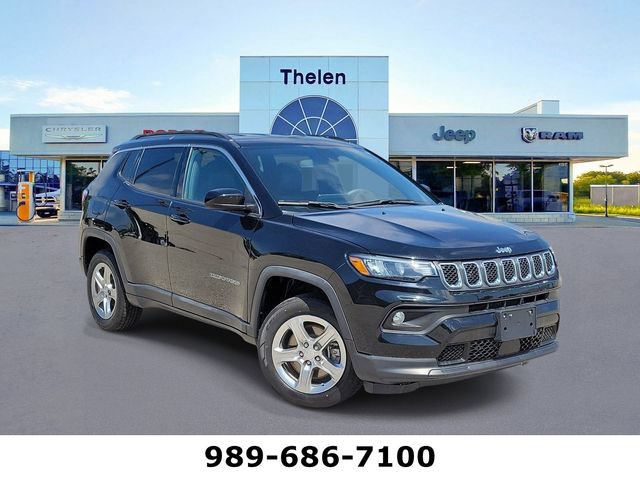 Used 2024 Jeep Compass Latitude AWD/4WD image 1