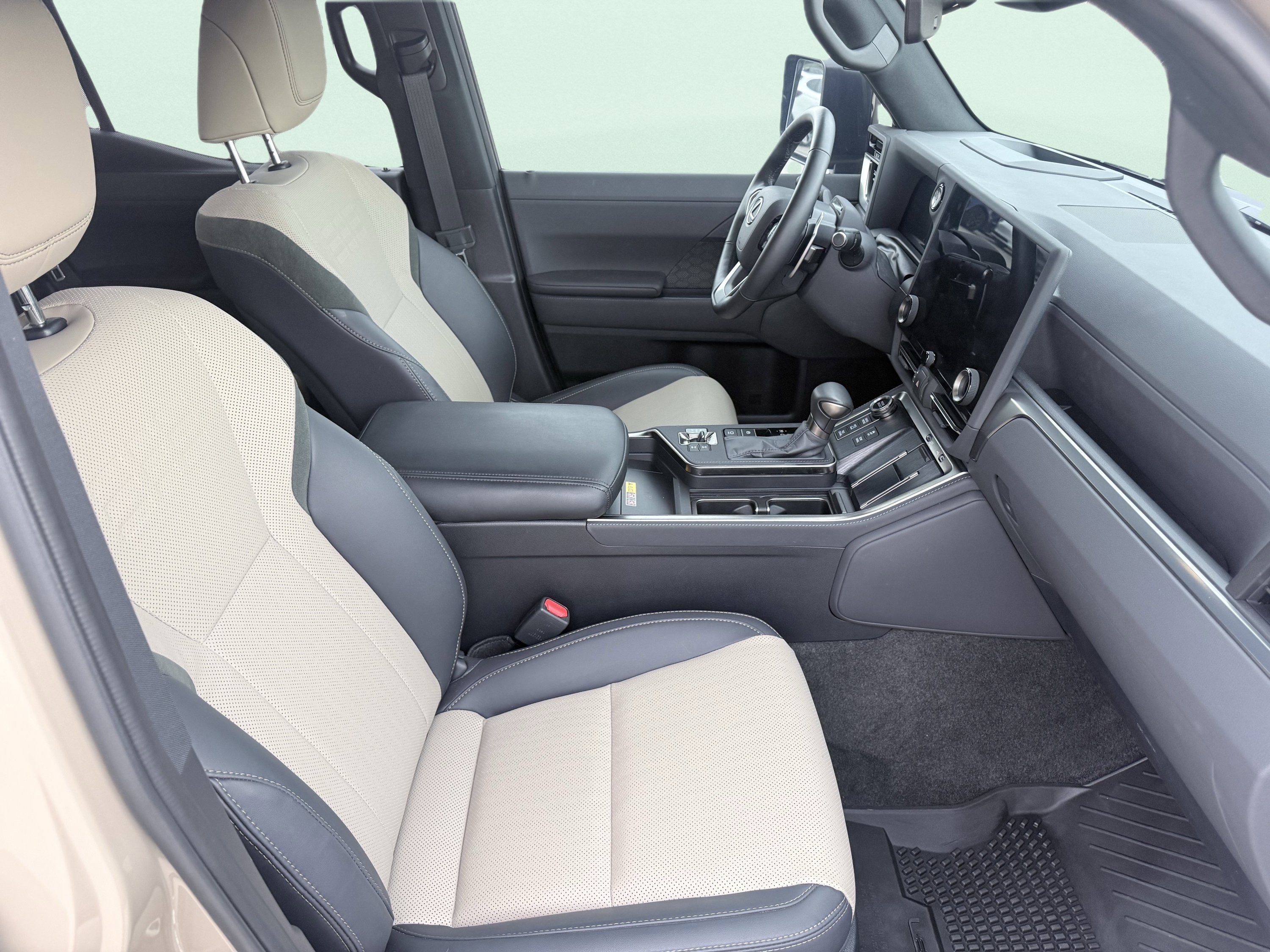 Used 2025 Lexus GX 550 AWD/4WD image 58