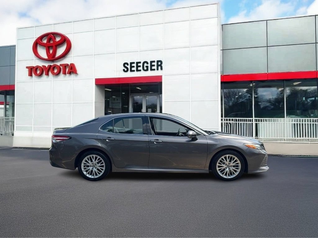 Used 2019 Toyota Camry XLE FWD video 2