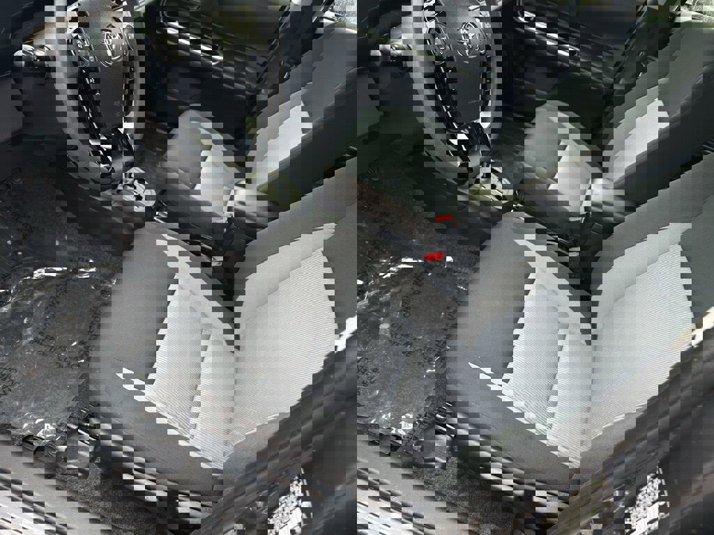 Used 2018 Toyota Prius C Three image 12