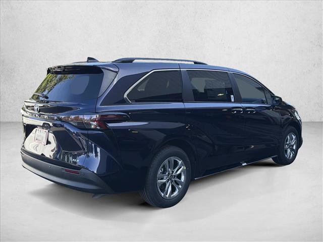 New 2026 Toyota Sienna XLE AWD/4WD image 5