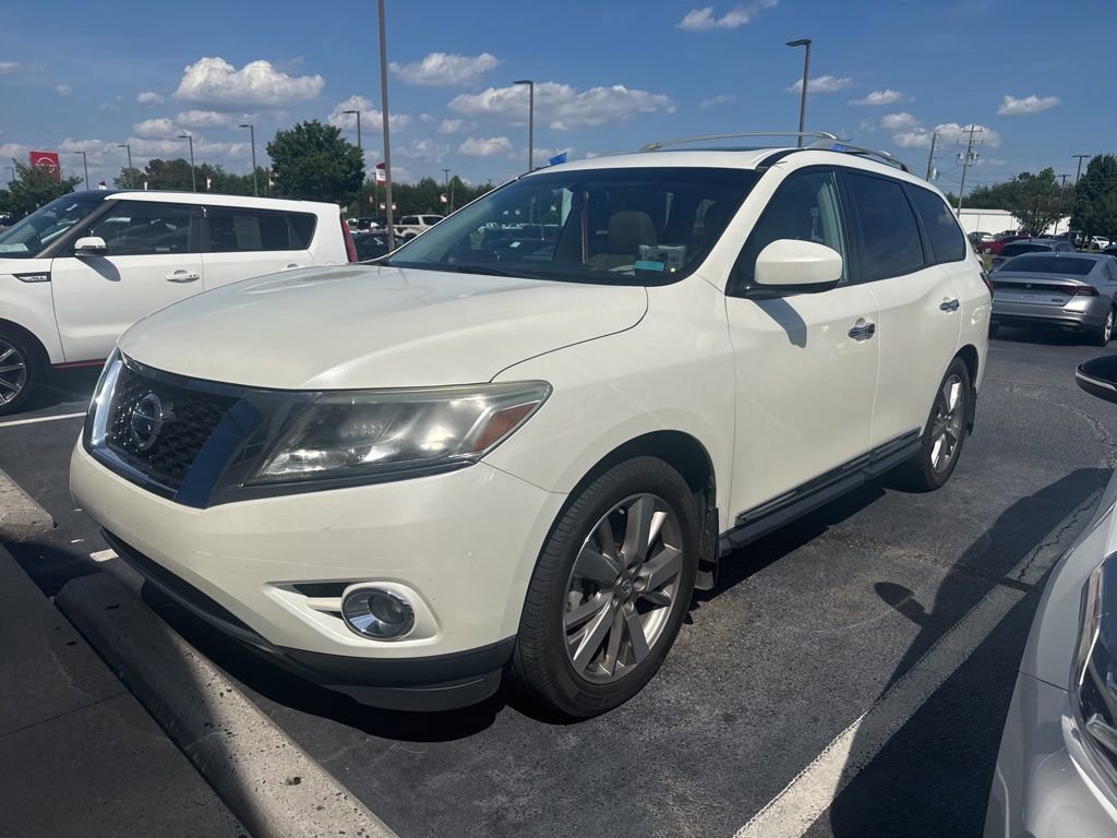 Used 2016 Nissan Pathfinder Platinum w/ Family Entertainment Package FWD image 1