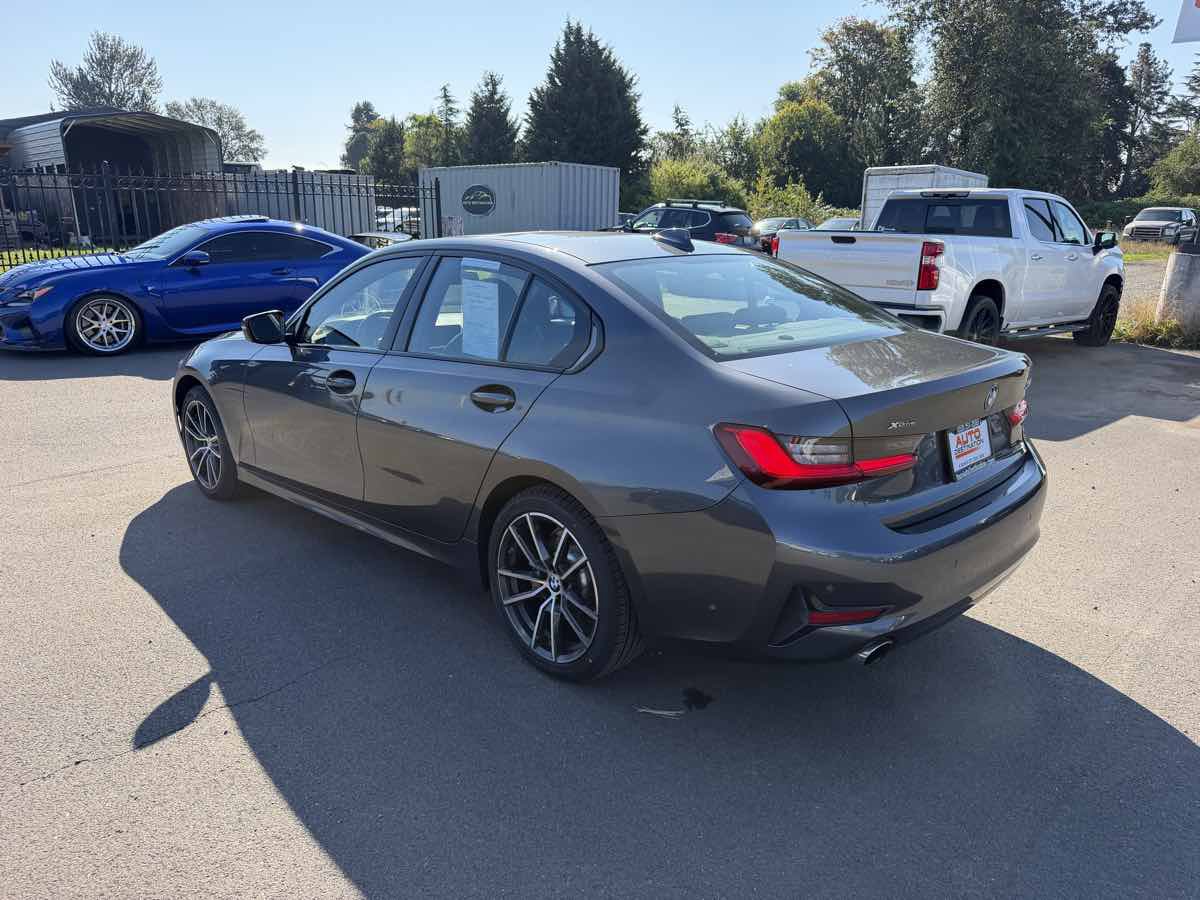 Used 2019 BMW 330i xDrive Sedan AWD/4WD image 6