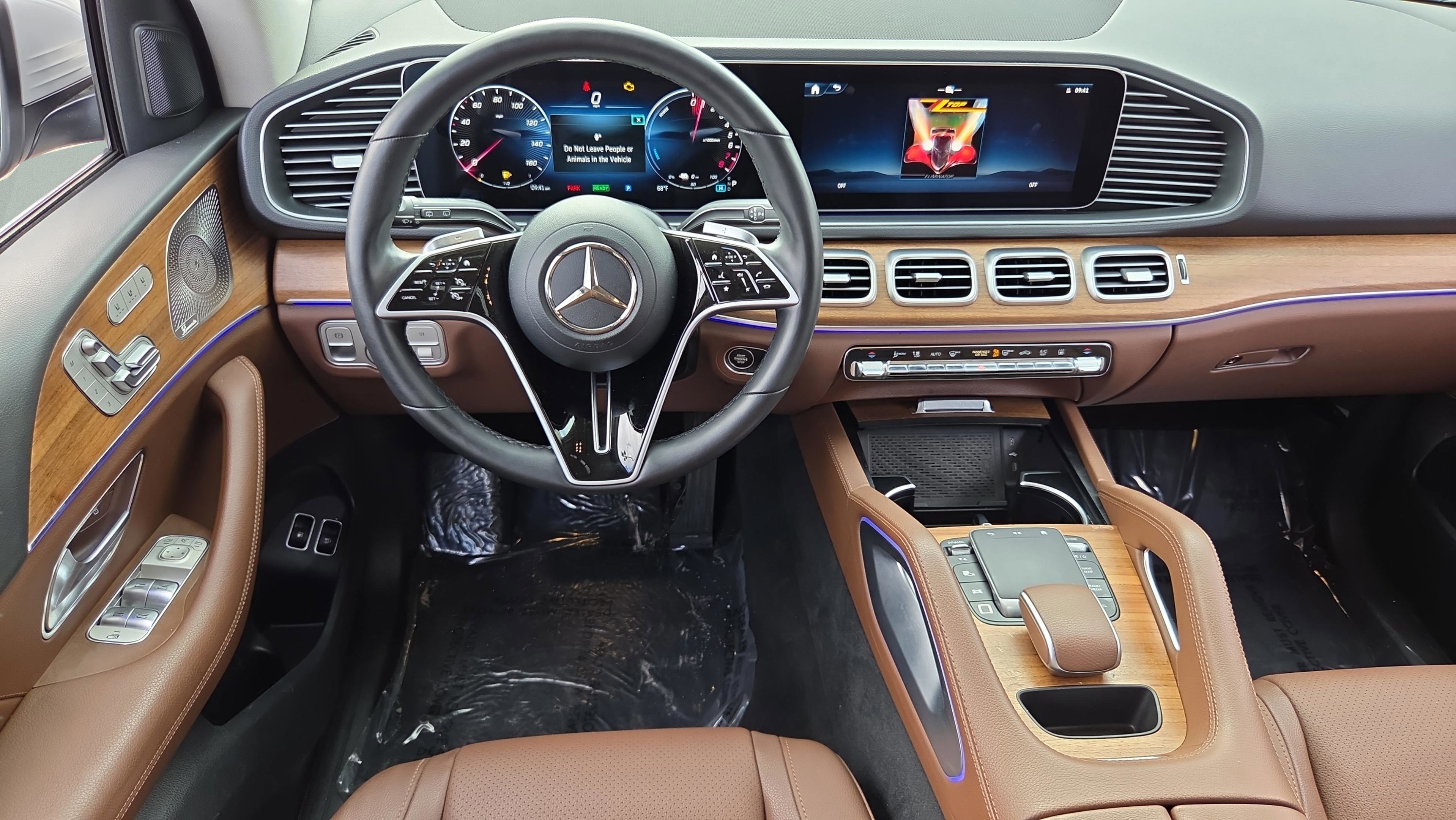 Used 2025 Mercedes-Benz GLE 450e 4MATIC w/ Winter Package image 27