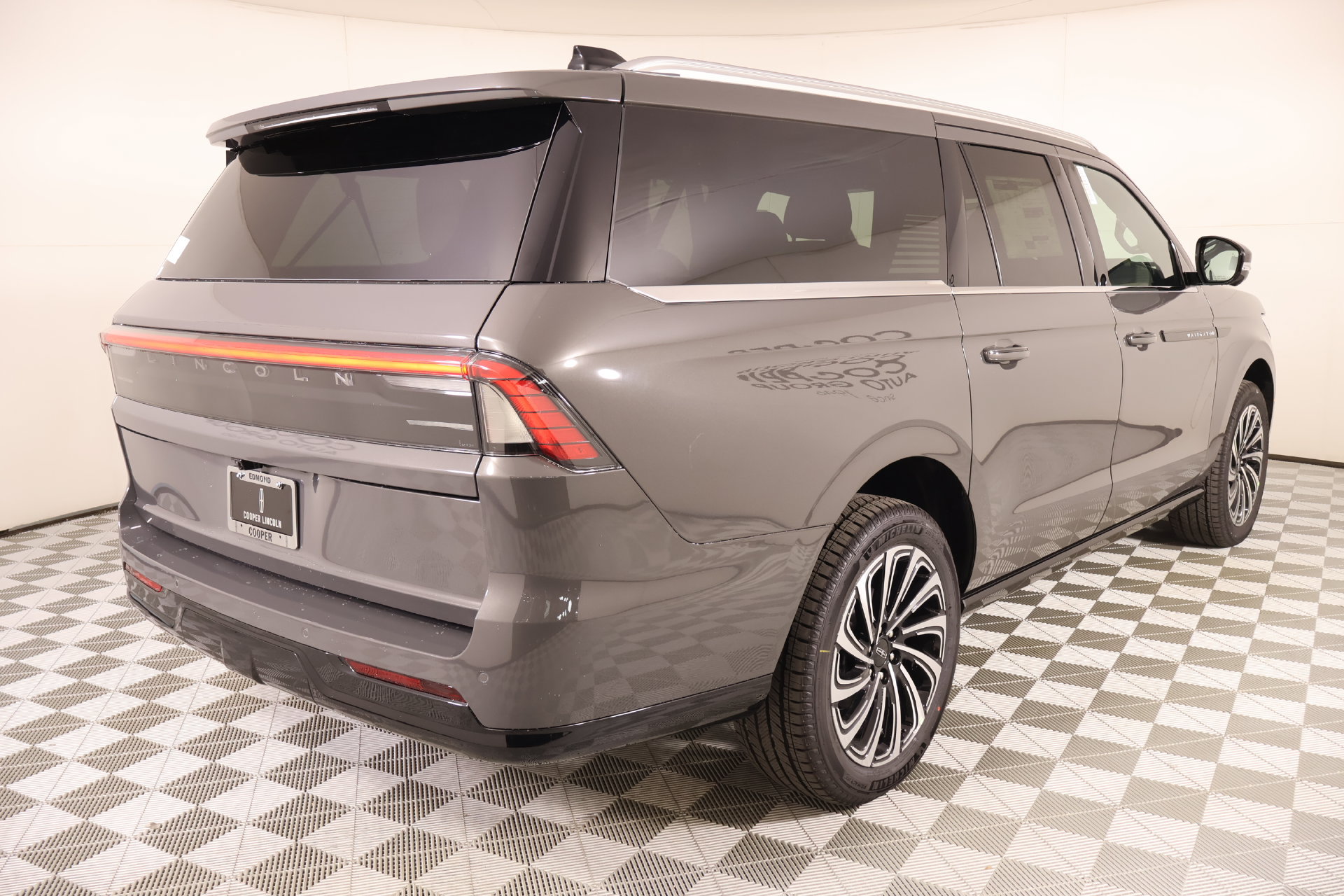 New 2027 Lincoln Navigator L Black Label AWD/4WD image 23