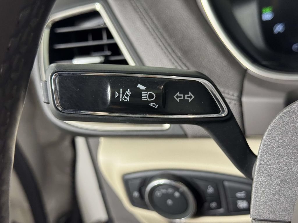 Used 2019 Lincoln Nautilus Select AWD/4WD image 21