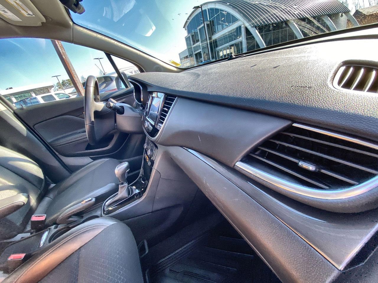 Certified 2022 Buick Encore Preferred w/ Safety Package image 28