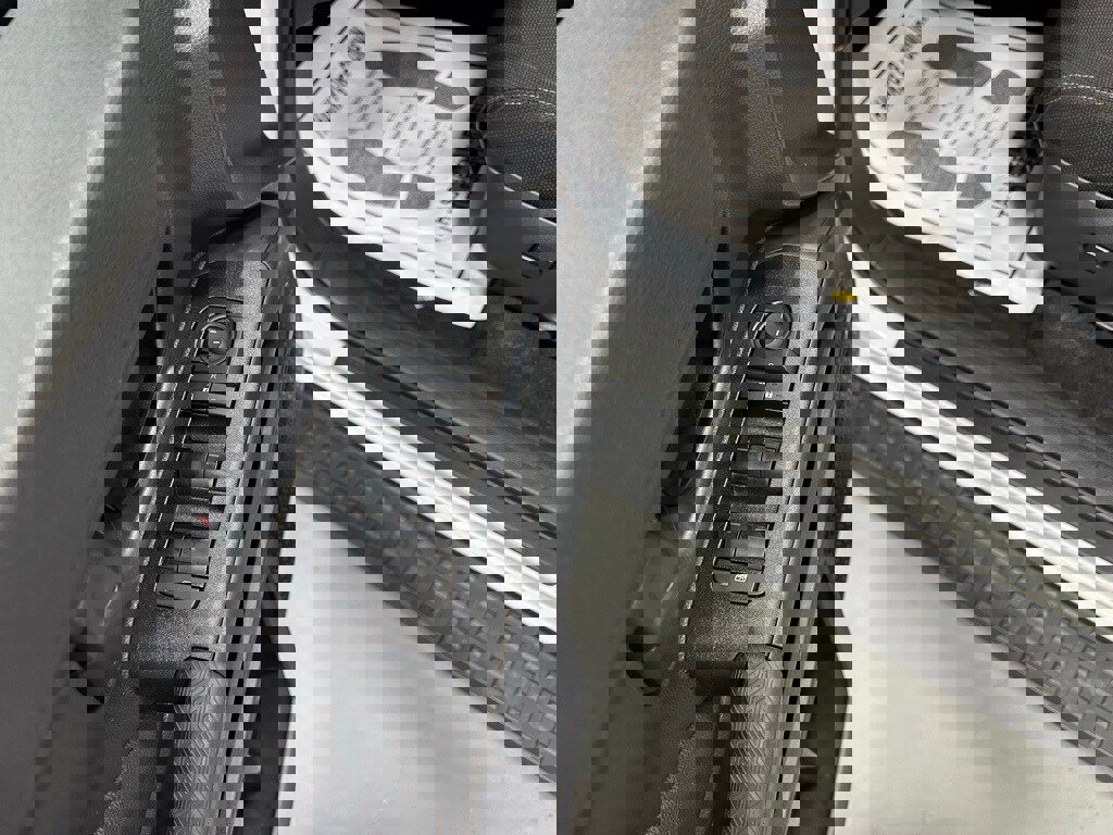 Used 2025 Toyota 4Runner TRD Off-Road image 9