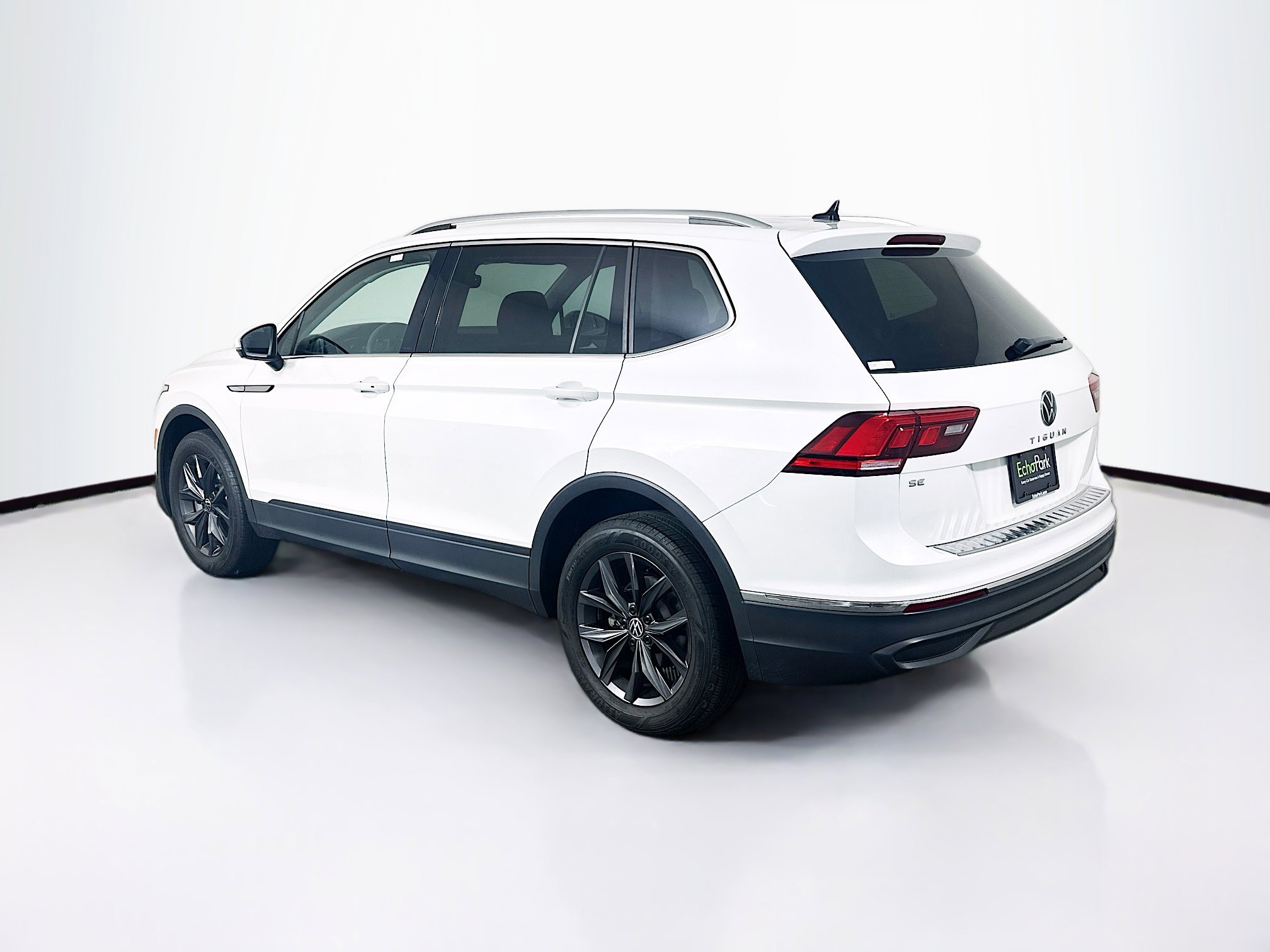 Used 2023 Volkswagen Tiguan SE FWD image 5