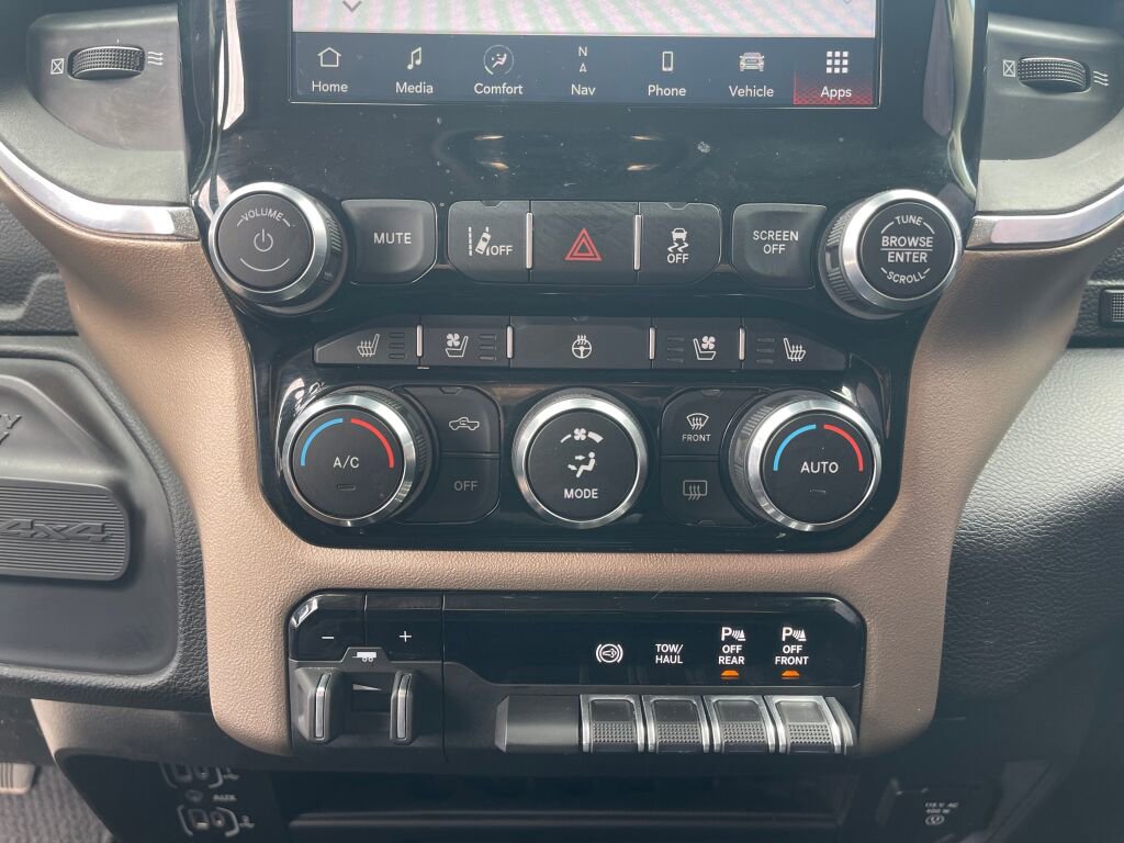 Used 2024 RAM 2500 Laramie w/ Safety Group AWD/4WD image 13