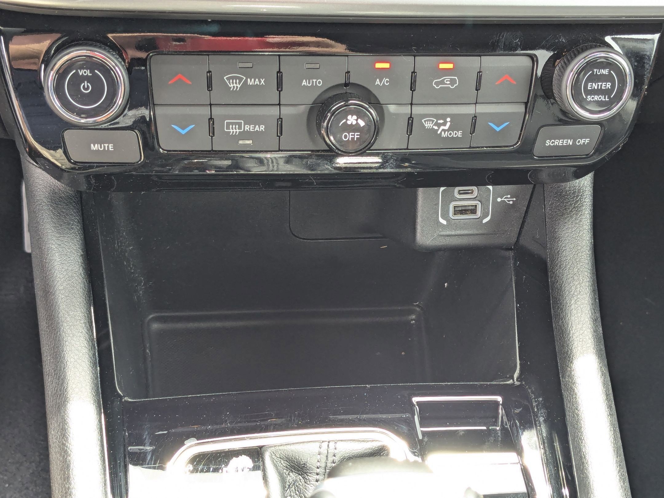 Used 2025 Jeep Compass Limited AWD/4WD image 22