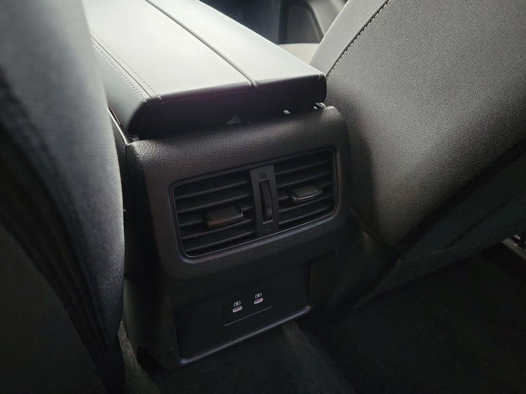 Certified 2025 Nissan Rogue SV image 19