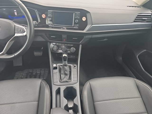 Used 2024 Volkswagen Jetta SE FWD image 11