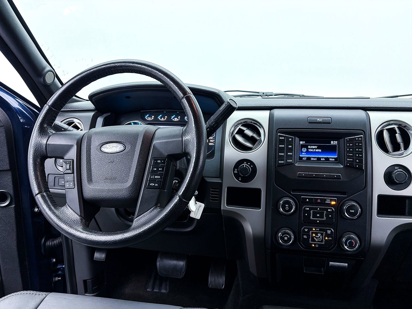 Used 2014 Ford F150 XLT w/ XLT Chrome Package image 2