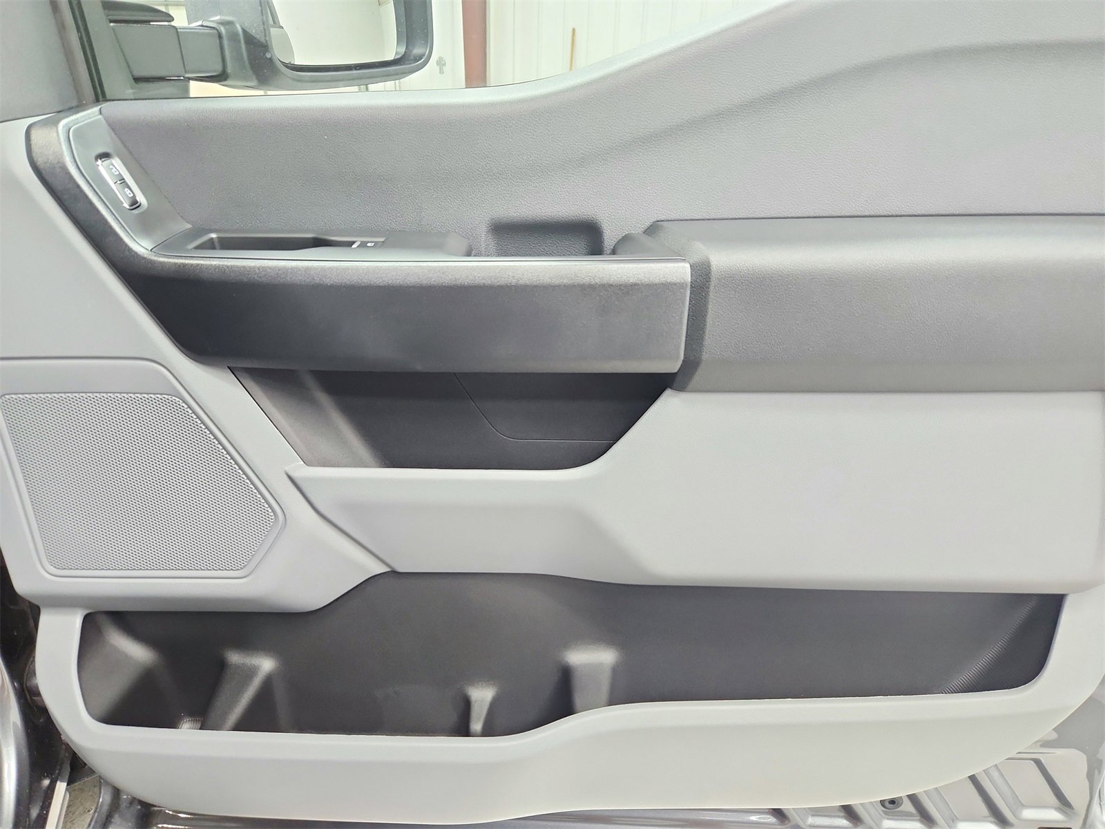 New 2025 Ford F250 XL w/ XL Chrome Package image 37
