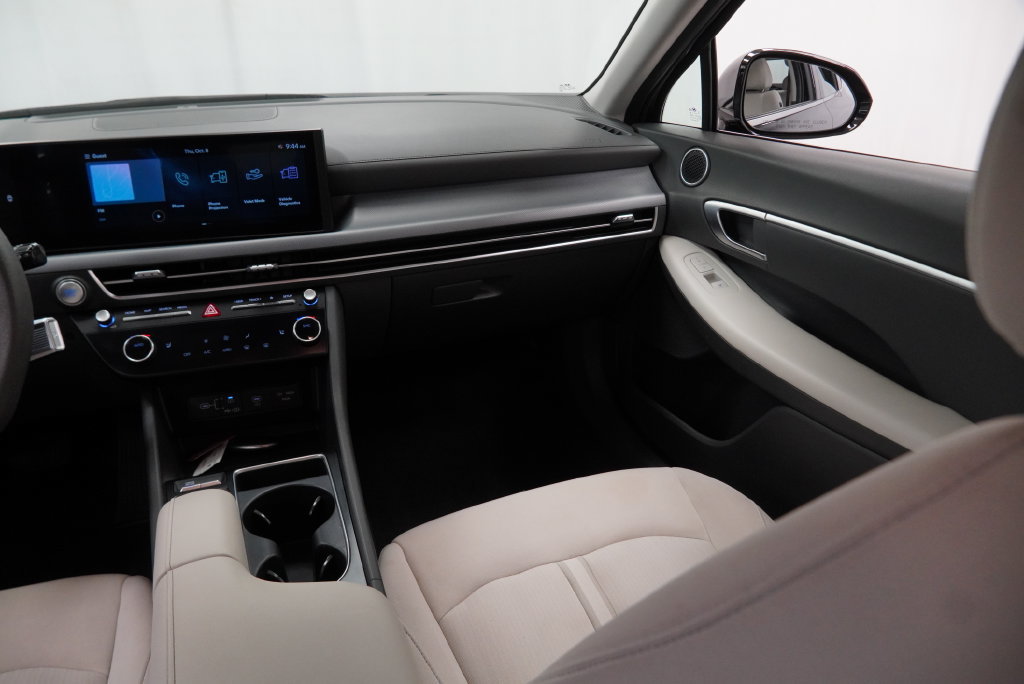 Used 2025 Hyundai Sonata SEL FWD image 11
