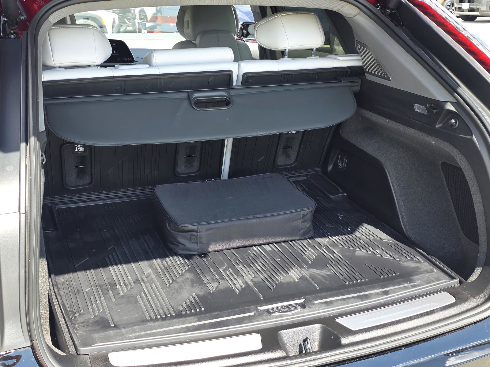 Used 2026 Cadillac Optiq Luxury 2 w/ LPO, Floor Liner Package AWD/4WD image 27