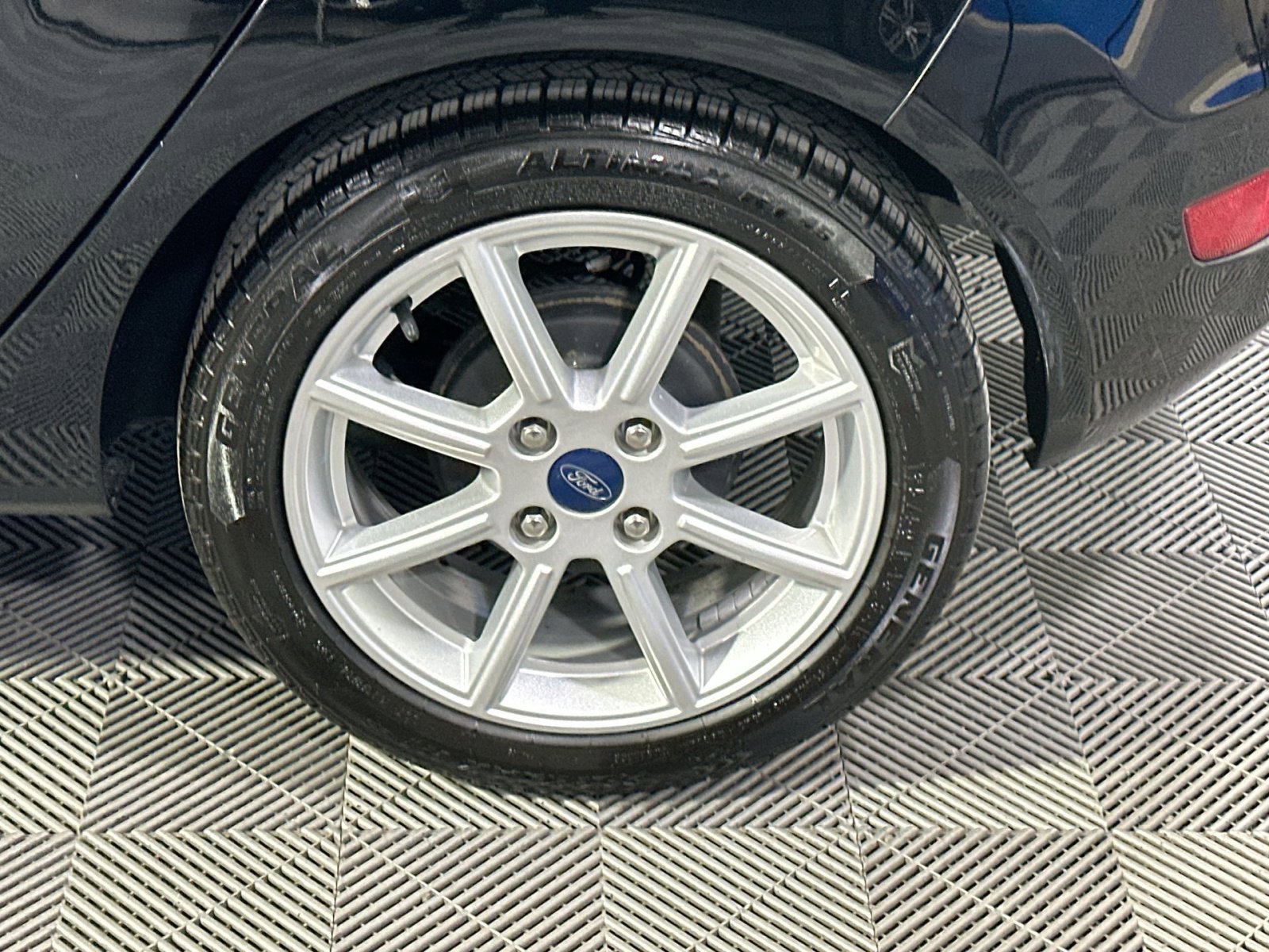 Used 2019 Ford Fiesta SE w/ Equipment Group 201A image 12