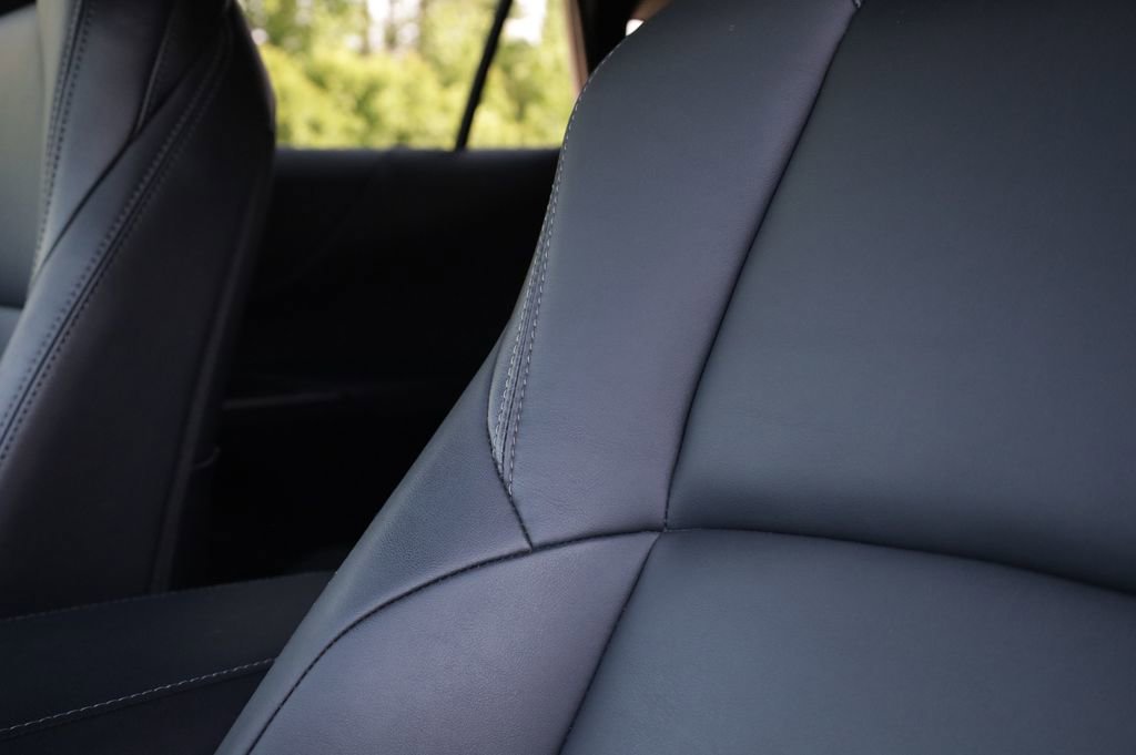 Used 2022 Toyota Venza XLE AWD/4WD image 28