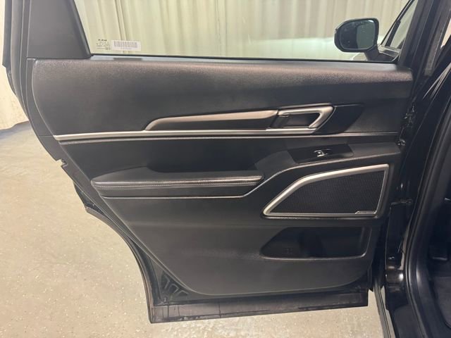 Used 2025 Kia Telluride S image 28