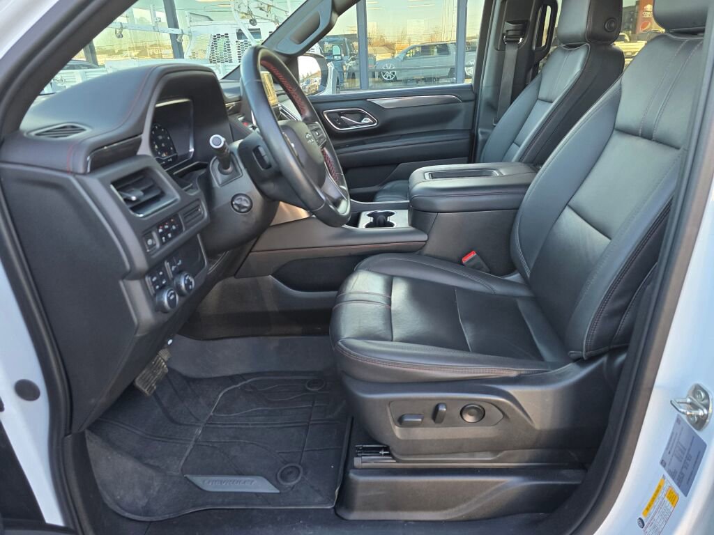 Used 2023 Chevrolet Suburban RST w/ Luxury Package image 15