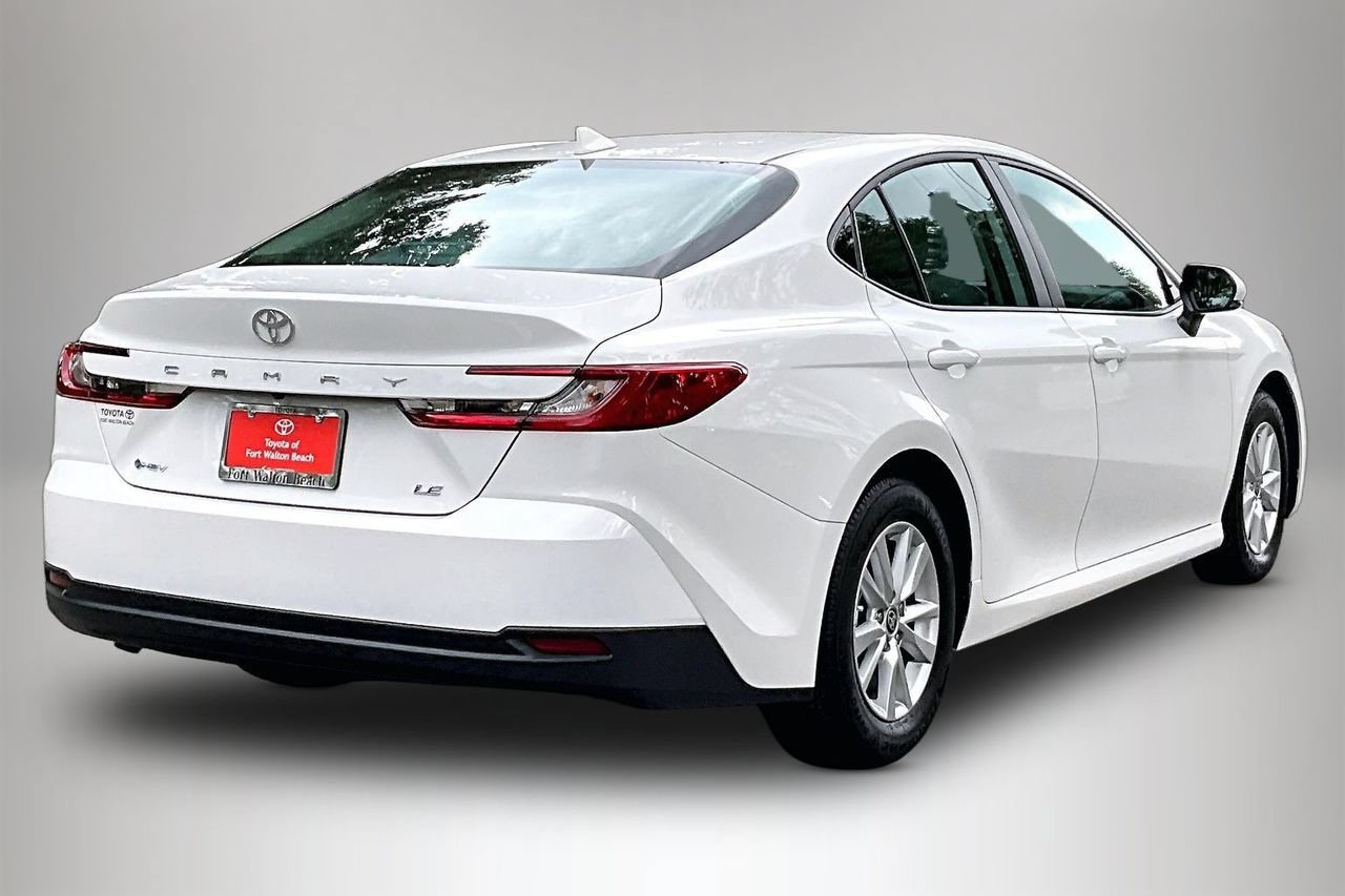Used 2025 Toyota Camry LE FWD image 5