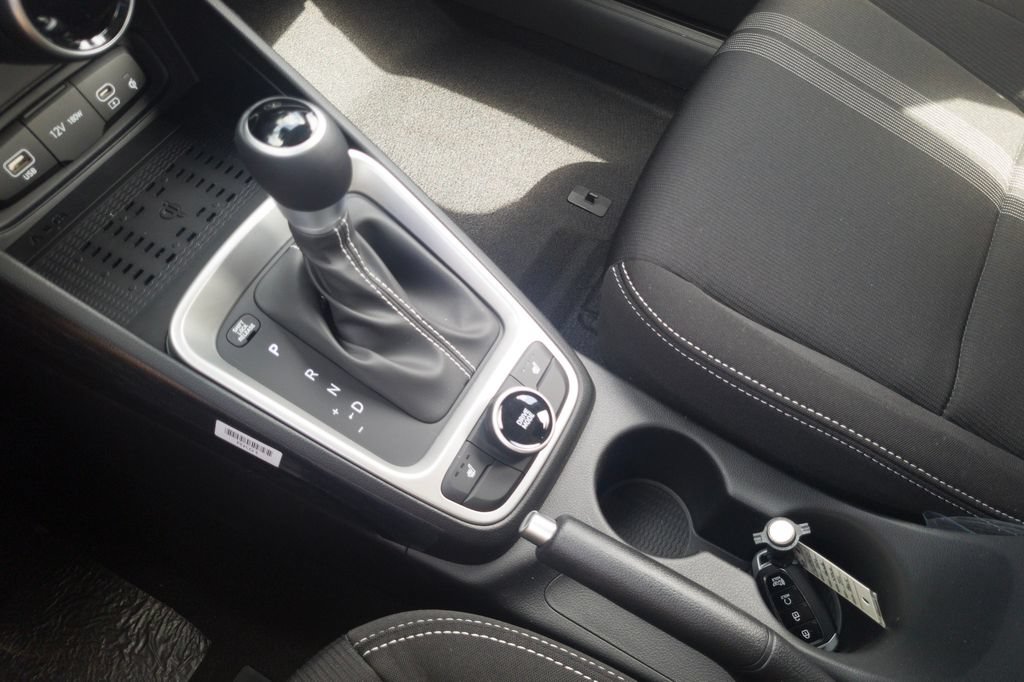 New 2026 Hyundai Venue SEL FWD image 22