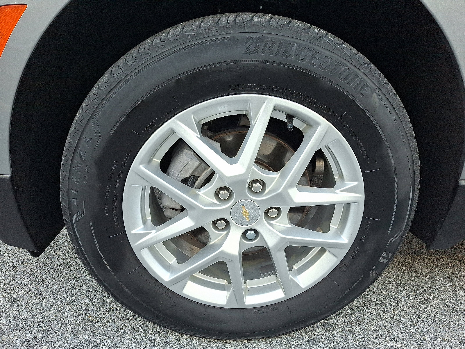 Used 2023 Chevrolet Equinox LS image 9