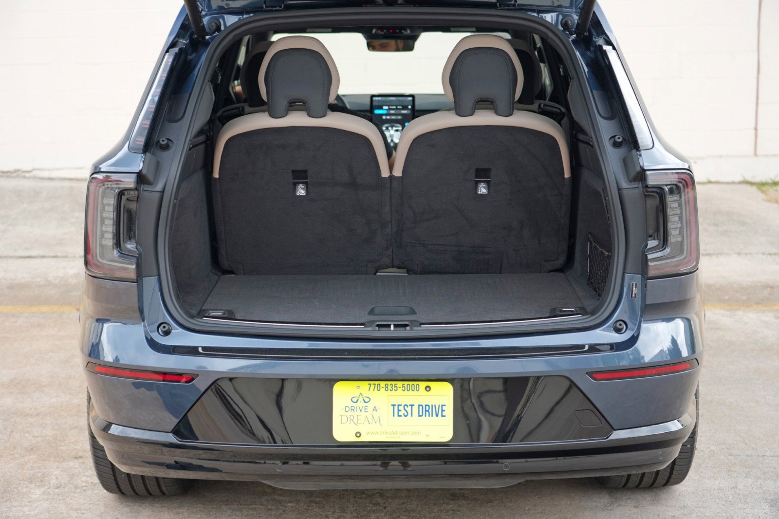 Used 2025 Volvo EX90 Ultra AWD/4WD image 11